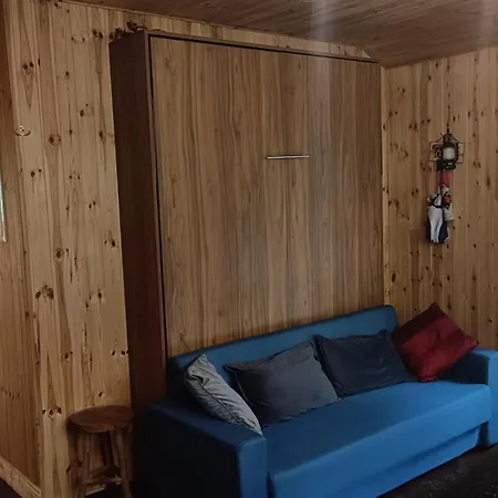 בקתה Stream-side With Private Sauna Option *