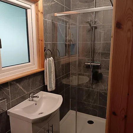 Stream-side With Private Sauna Option * Ballyduff (Waterford)
